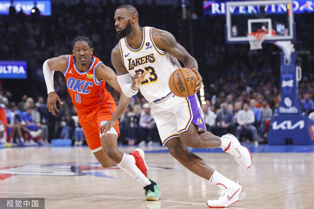 迪在接受媒 迪在接受媒