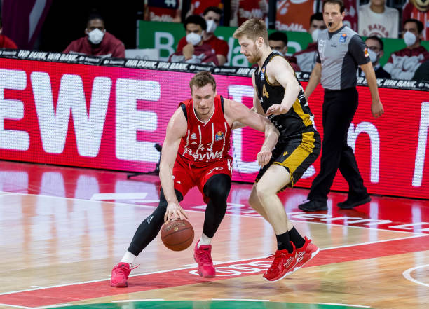 迫使库尔图 迫使库尔图